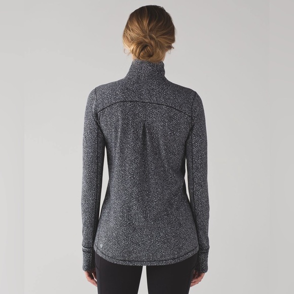 EUC Lululemon Outrun 1/2 zip - Picture 9 of 15